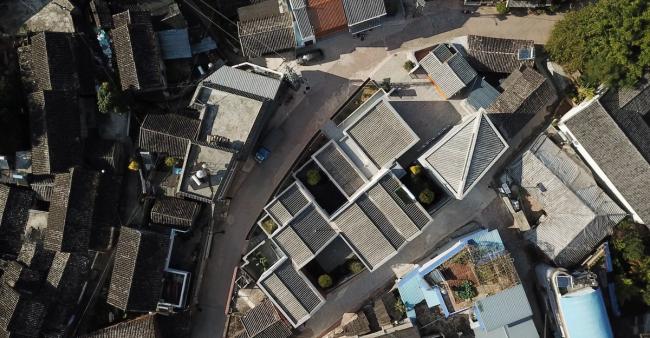 BIM建筑|一个小而美的另类法庭 / 致年夜建筑工作室/正东设计