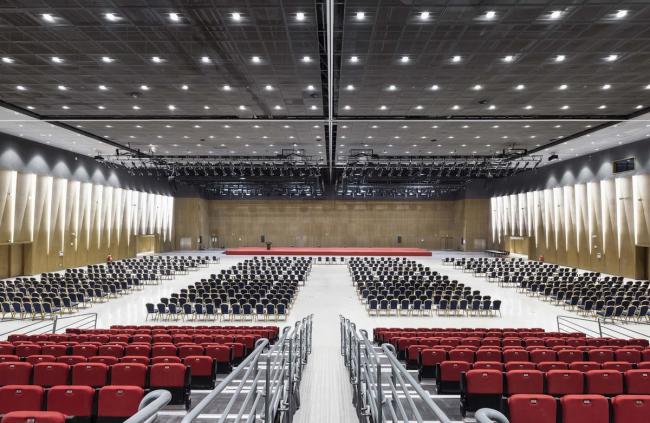 BIM建筑|石家庄国际会展中间，世界最年夜悬索构造展厅 / 清华年夜学建筑设计研讨院