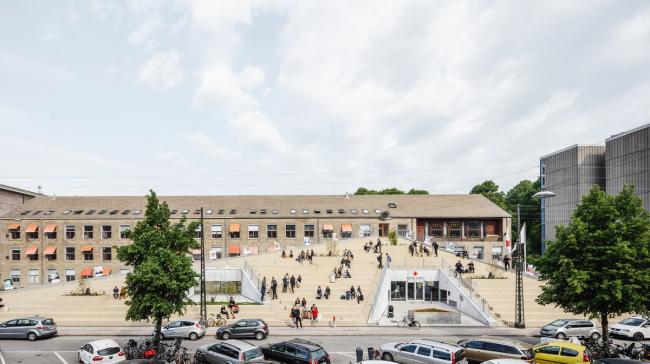 BIM建筑|发展于地面，倾斜直上：丹麦红十字会自愿者之家 / COBE