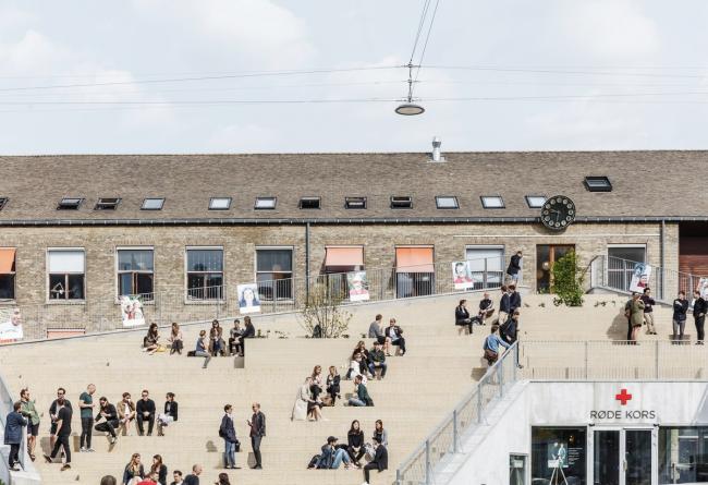 BIM建筑|发展于地面，倾斜直上：丹麦红十字会自愿者之家 / COBE