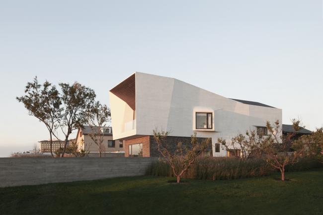 BIM建筑|海边的粗野主义室第——临海T宅，秦皇岛 / META-工作室