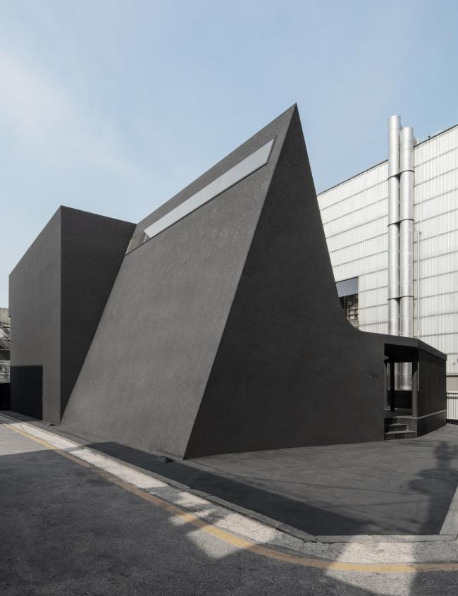 BIM建筑|灵活几何，如宇宙暗物资般神秘：Juun.J 旗舰店 / WGNB