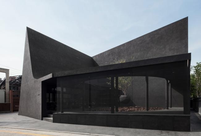 BIM建筑|灵活几何，如宇宙暗物资般神秘：Juun.J 旗舰店 / WGNB