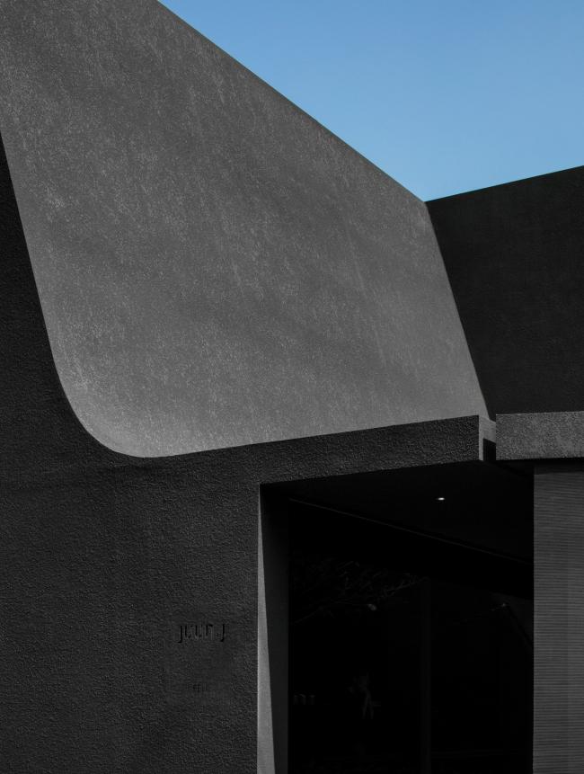 BIM建筑|灵活几何，如宇宙暗物资般神秘：Juun.J 旗舰店 / WGNB