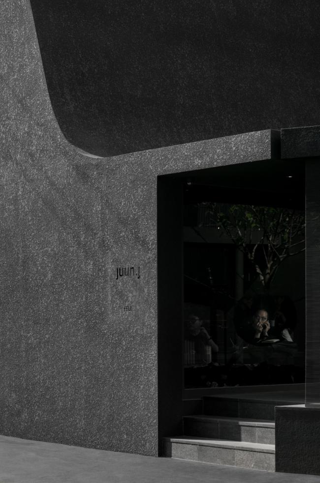 BIM建筑|灵活几何，如宇宙暗物资般神秘：Juun.J 旗舰店 / WGNB