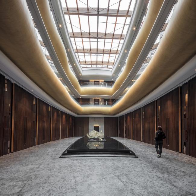 BIM建筑|奔腾而下的山间瀑布：郡安理国际会议中间 / Stylus studio