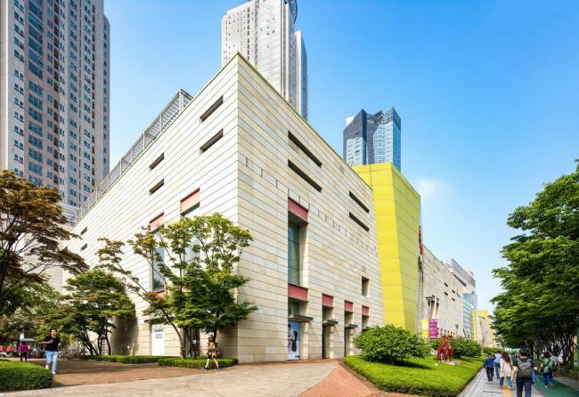 BIM建筑|城市中间的复合型养老社区——星城 MALL+THE CLASSIC 500 养老公寓设计实践 / JERDE 捷得