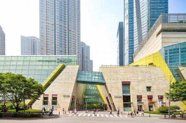 BIM建筑|城市中间的复合型养老社区——星城 MALL+THE CLASSIC 500 养老公寓设计实践 / JERDE 捷得