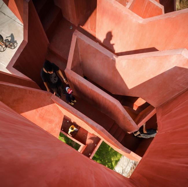 BIM建筑|相叠交织的迷宫——十卡塔 / Supermachine Studio