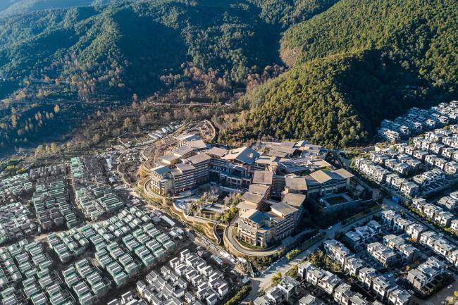 BIM建筑|享青山碧水景，彰古朴亲热貌：年夜理希尔顿酒店 / CCDI + WATG