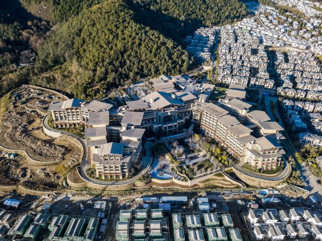 BIM建筑|享青山碧水景，彰古朴亲热貌：年夜理希尔顿酒店 / CCDI + WATG