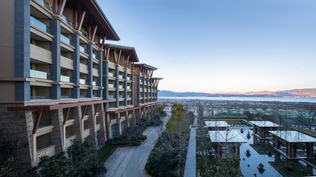 BIM建筑|享青山碧水景，彰古朴亲热貌：年夜理希尔顿酒店 / CCDI + WATG