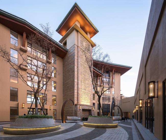 BIM建筑|享青山碧水景，彰古朴亲热貌：年夜理希尔顿酒店 / CCDI + WATG