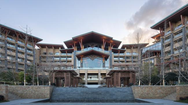 BIM建筑|享青山碧水景，彰古朴亲热貌：年夜理希尔顿酒店 / CCDI + WATG