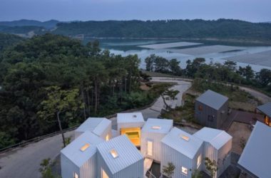 BIM建筑|碧湖之畔，丛林之间：飘浮立方体室第 / Younghan Chung Architects-BIM建筑网