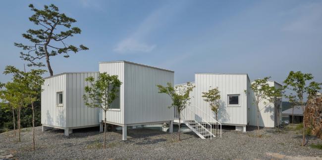 BIM建筑|碧湖之畔，丛林之间：飘浮立方体室第 / Younghan Chung Architects