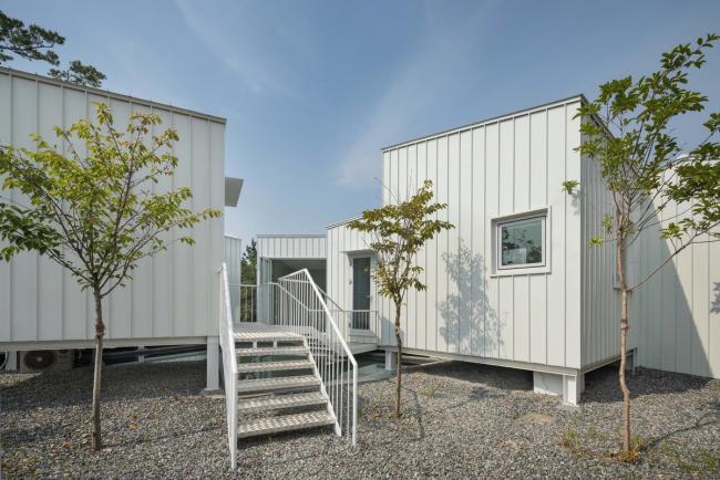 BIM建筑|碧湖之畔，丛林之间：飘浮立方体室第 / Younghan Chung Architects