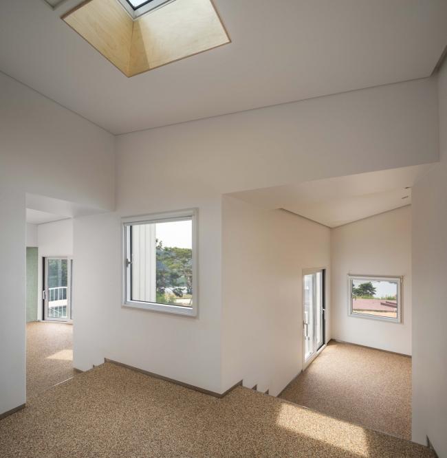 BIM建筑|碧湖之畔，丛林之间：飘浮立方体室第 / Younghan Chung Architects