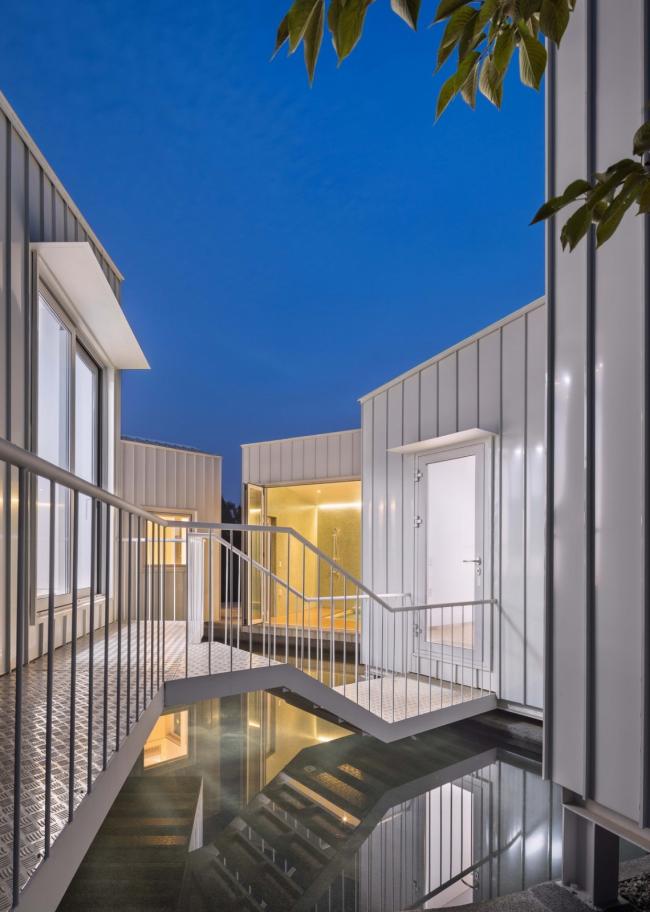 BIM建筑|碧湖之畔，丛林之间：飘浮立方体室第 / Younghan Chung Architects