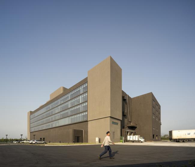 BIM建筑|奇特又慎重，如年夜山与泥土：台畜屏东农科厂 / 泽新建筑