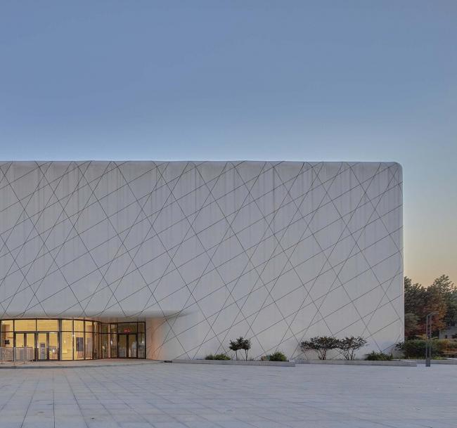 BIM建筑|银白简素，柔化边沿：邢窑遗址博物馆 / 言川建筑