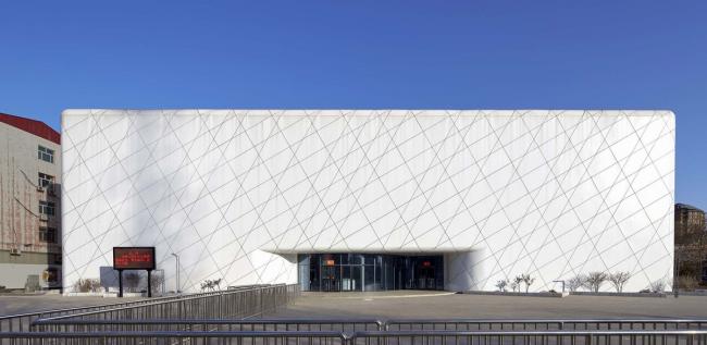 BIM建筑|银白简素，柔化边沿：邢窑遗址博物馆 / 言川建筑