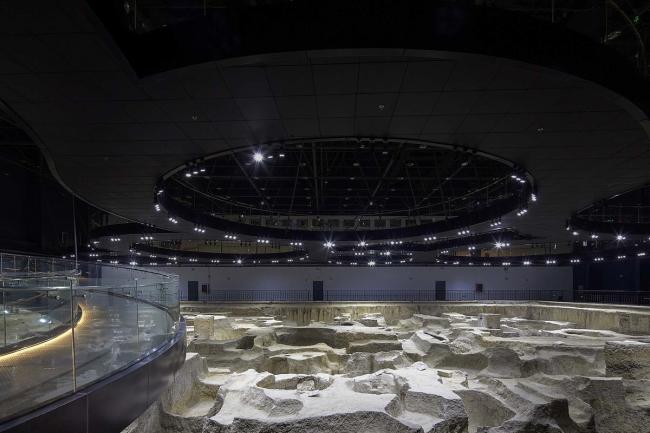 BIM建筑|银白简素，柔化边沿：邢窑遗址博物馆 / 言川建筑