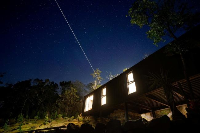 BIM建筑|山静谷幽，清心美景：DH 退休小屋 / UZ architecture