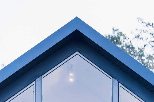 BIM建筑|山静谷幽，清心美景：DH 退休小屋 / UZ architecture