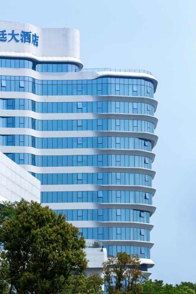 BIM建筑|港湾巨轮，坐拥海景：禹洲温德姆至尊豪庭年夜酒店 / 中国建筑科学研讨院厦门分院