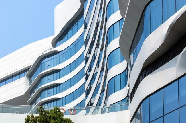 BIM建筑|港湾巨轮，坐拥海景：禹洲温德姆至尊豪庭年夜酒店 / 中国建筑科学研讨院厦门分院