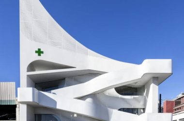 BIM建筑|波浪与白帆的奏歌：Mole药房 / KLab Architecture-BIM建筑网