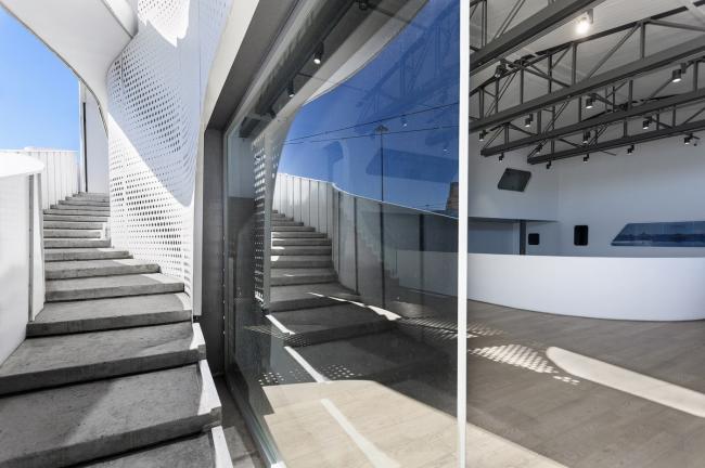 BIM建筑|波浪与白帆的奏歌：Mole药房 / KLab Architecture