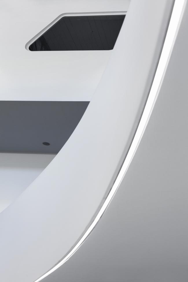 BIM建筑|波浪与白帆的奏歌：Mole药房 / KLab Architecture