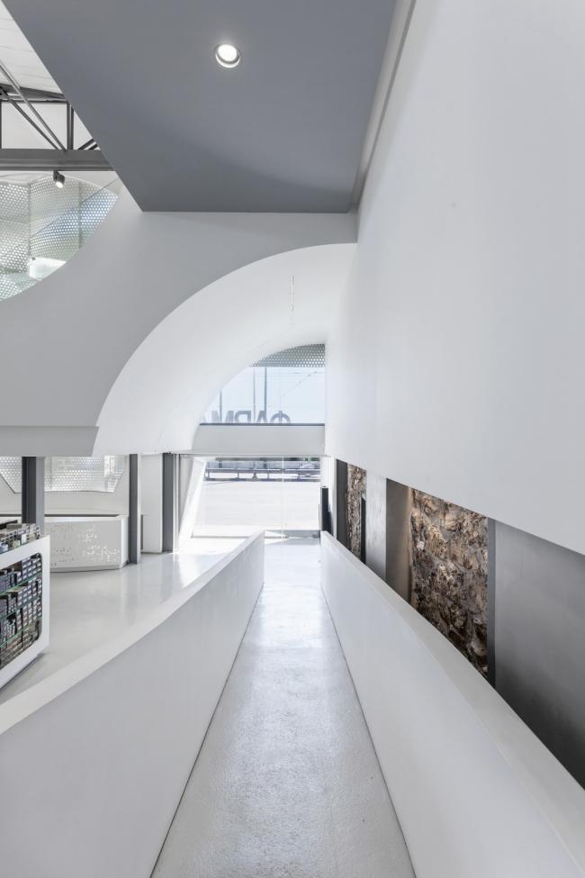 BIM建筑|波浪与白帆的奏歌：Mole药房 / KLab Architecture