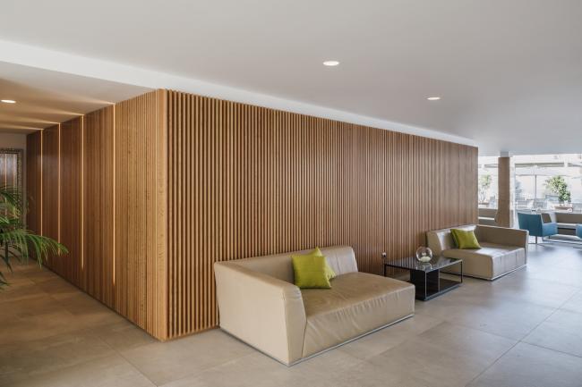 BIM建筑|纯洁线条发明的优雅体量：弗拉明戈俱乐部酒店 / Zooco Estudio