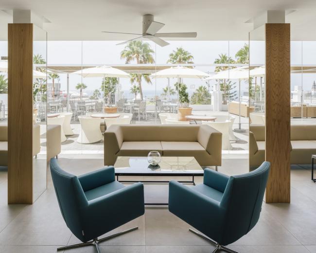 BIM建筑|纯洁线条发明的优雅体量：弗拉明戈俱乐部酒店 / Zooco Estudio