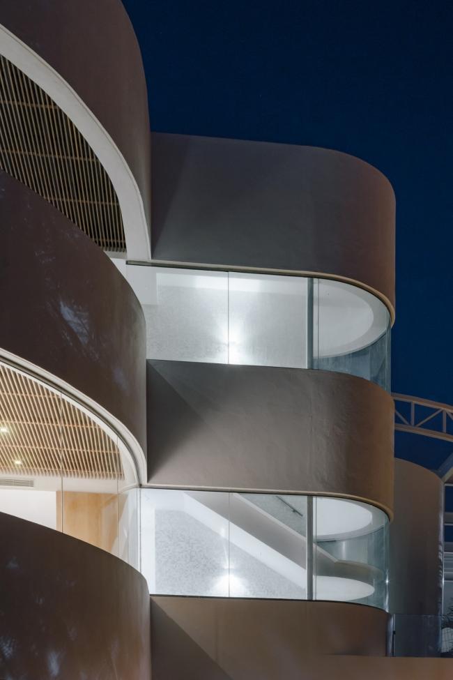 BIM建筑|纯洁线条发明的优雅体量：弗拉明戈俱乐部酒店 / Zooco Estudio