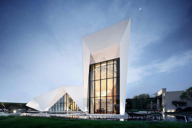 BIM建筑|白鹭点点，群山叠翠：桂林·万达年夜城市滨江示范区 / 基准方中建筑设计