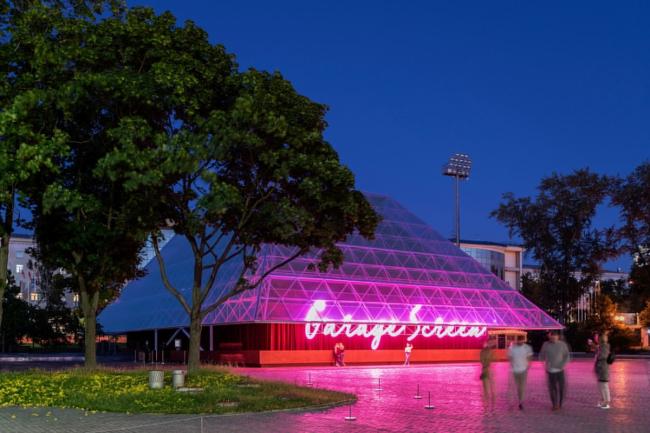 BIM建筑|源于“星球年夜战”和“银翼杀手”的灵感：莫斯科高尔基公园车库影院 / SYNDICATE Architects