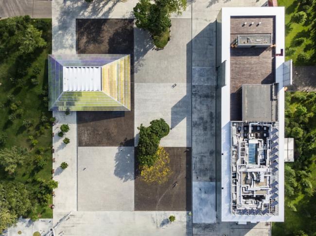 BIM建筑|源于“星球年夜战”和“银翼杀手”的灵感：莫斯科高尔基公园车库影院 / SYNDICATE Architects