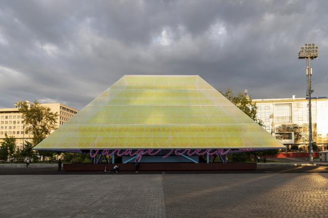 BIM建筑|源于“星球年夜战”和“银翼杀手”的灵感：莫斯科高尔基公园车库影院 / SYNDICATE Architects