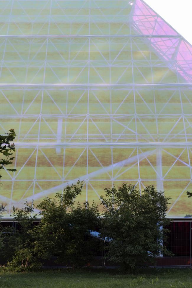 BIM建筑|源于“星球年夜战”和“银翼杀手”的灵感：莫斯科高尔基公园车库影院 / SYNDICATE Architects