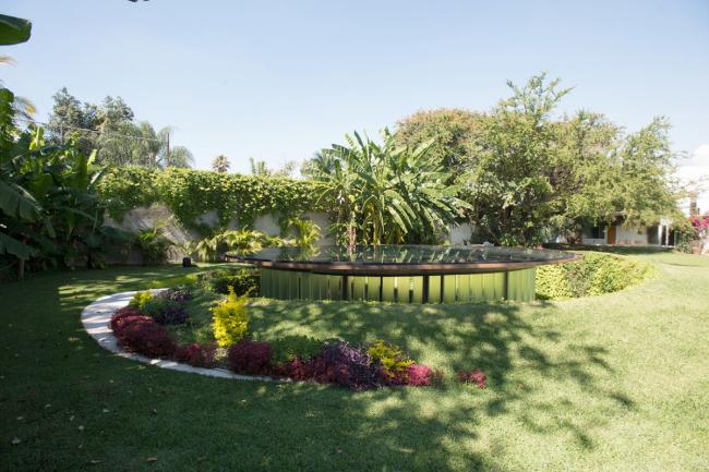 BIM建筑|无宗教的私家星期堂，半地下的冥想空间 / BNKR