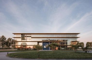 BIM建筑|流利简练的悬挑屋檐与玻璃的联合应用：ASICS荷兰总部年夜楼 / Powerhouse Company-BIM建筑网