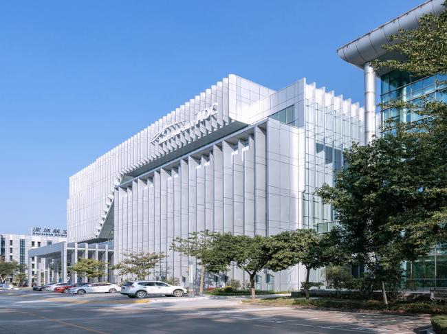 BIM建筑|是曲活动，展示科技感：广州白云国际机场综合信息年夜楼 / 武汉中合元创立筑设计