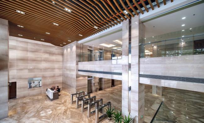 BIM建筑|是曲活动，展示科技感：广州白云国际机场综合信息年夜楼 / 武汉中合元创立筑设计