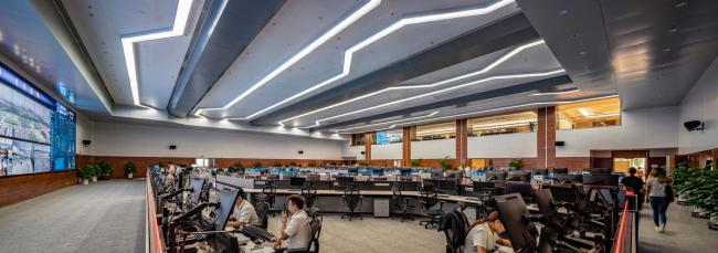 BIM建筑|是曲活动，展示科技感：广州白云国际机场综合信息年夜楼 / 武汉中合元创立筑设计