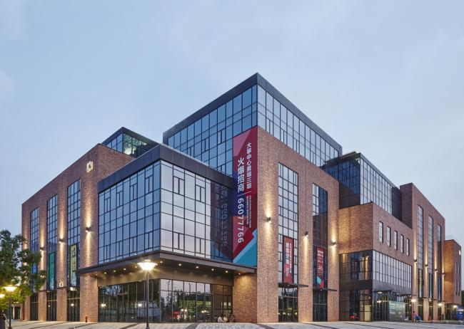 BIM建筑|年夜宁中间广场三期+PHILIPS飞利浦年夜中华区总部园区 / COLORFULL昱景设计