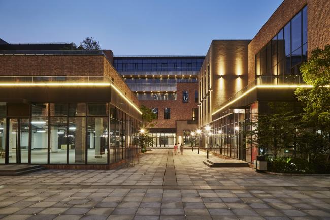 BIM建筑|年夜宁中间广场三期+PHILIPS飞利浦年夜中华区总部园区 / COLORFULL昱景设计